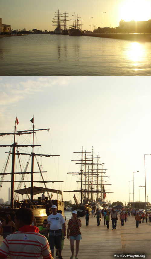 Barcos piratas ancorados em Cartagena