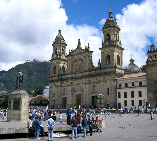 lugares em Bogotá: Praça em homenagem a Simon Bolivar