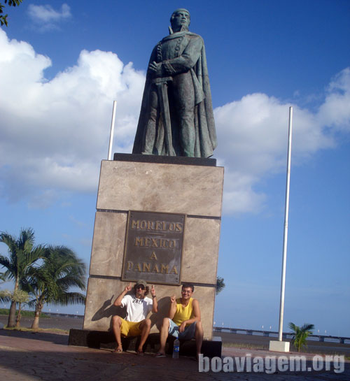 Estátua de Morelos - México a Panamá