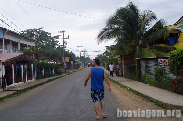 Caminhando nas ruas de Bocas del Toro - Panamá