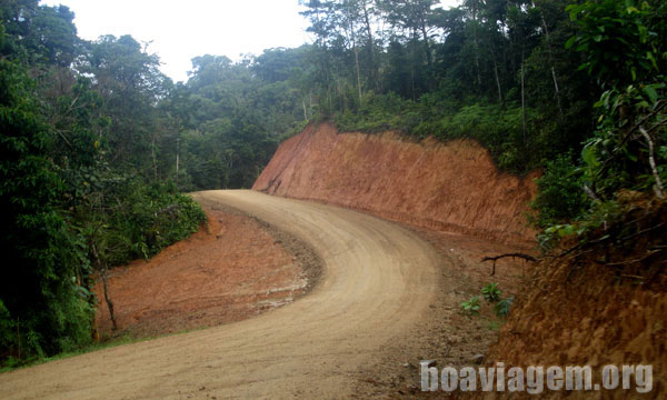 Estradas sem asfalto a caminho de San Blas