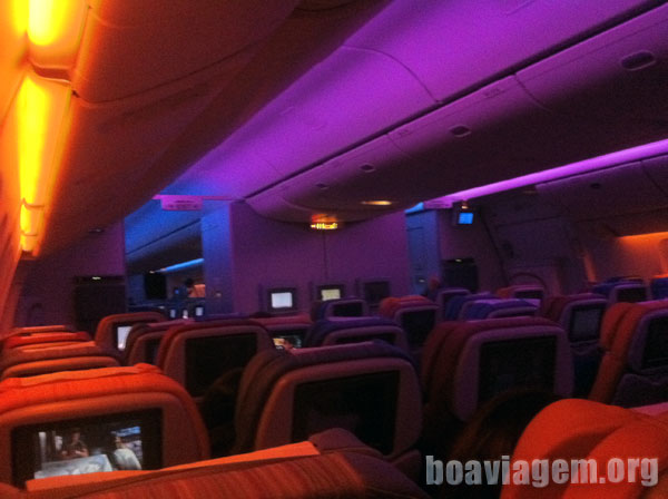 Show de iluminação no avião da Thai Airways