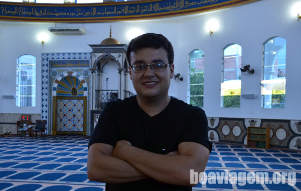 Luiz Jr. na Mesquita Árabe