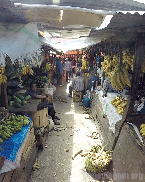 Feira de frutas em Zanzibar