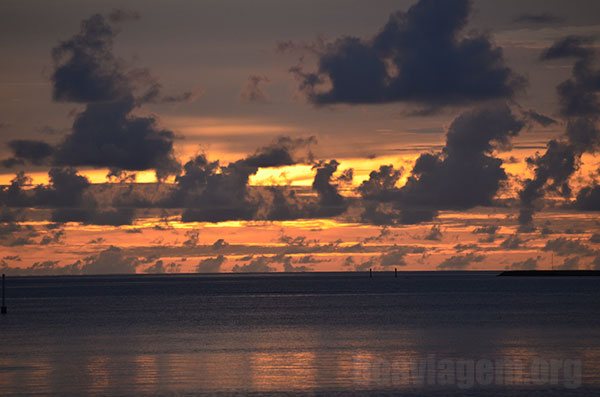 As cores de um pôr do sol na Micronésia