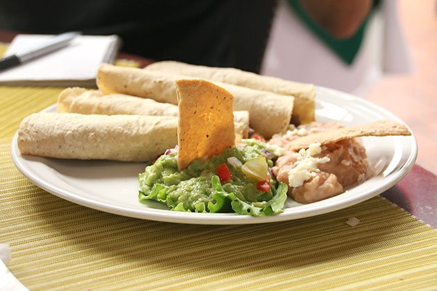 Um prato de tacos no Restaurante Los Milagros - SM Allende