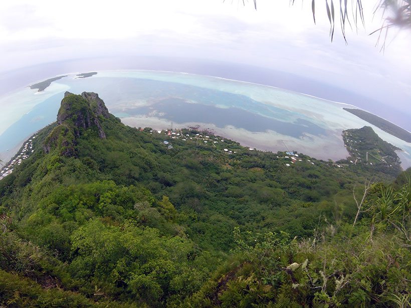 Topo da ilha de Maupiti na Polinésia Francesa
