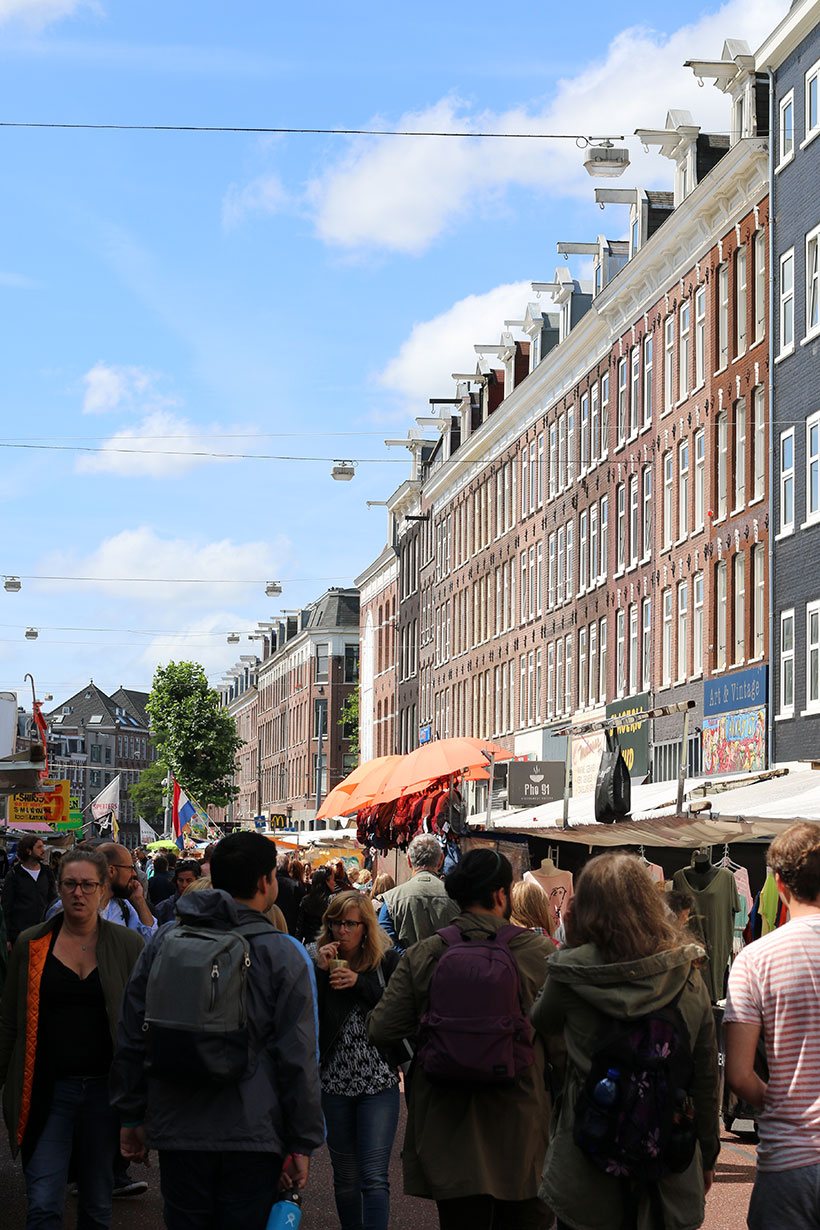 Feira livre no bairro mais descolado de Amsterdam