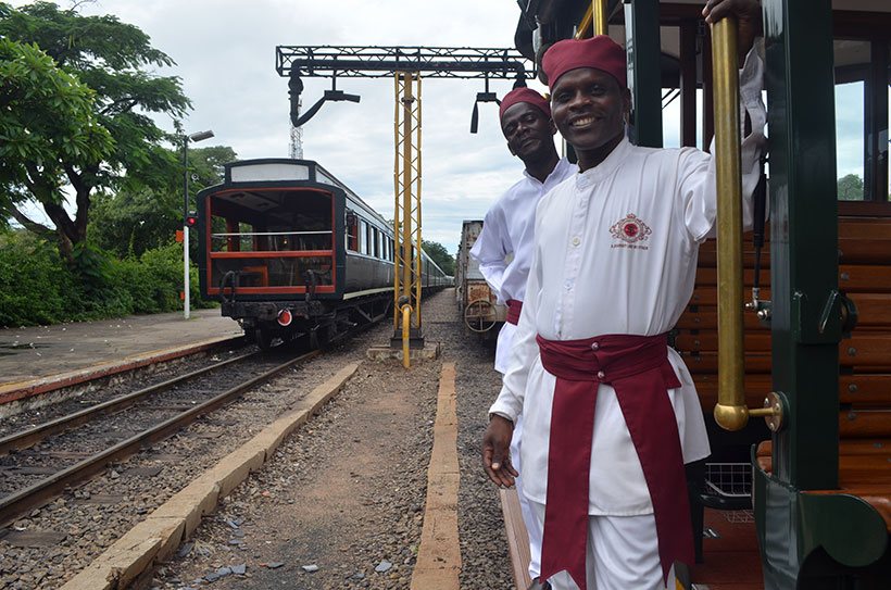Operadores do trem que conecta o Zimbábue à Zâmbia
