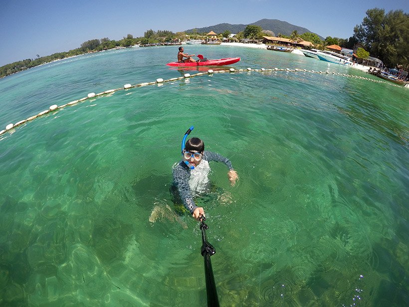 Praticando snorkel o dia inteiro em Koh Lipe - Tailândia