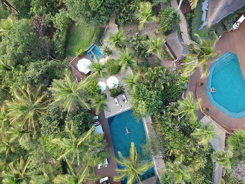 Visual espetacular das 3 piscinas do hotel