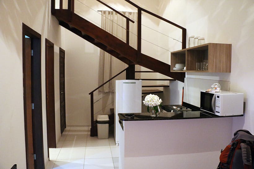 Cozinha e sala de estar do Hotel Quinta do Rio