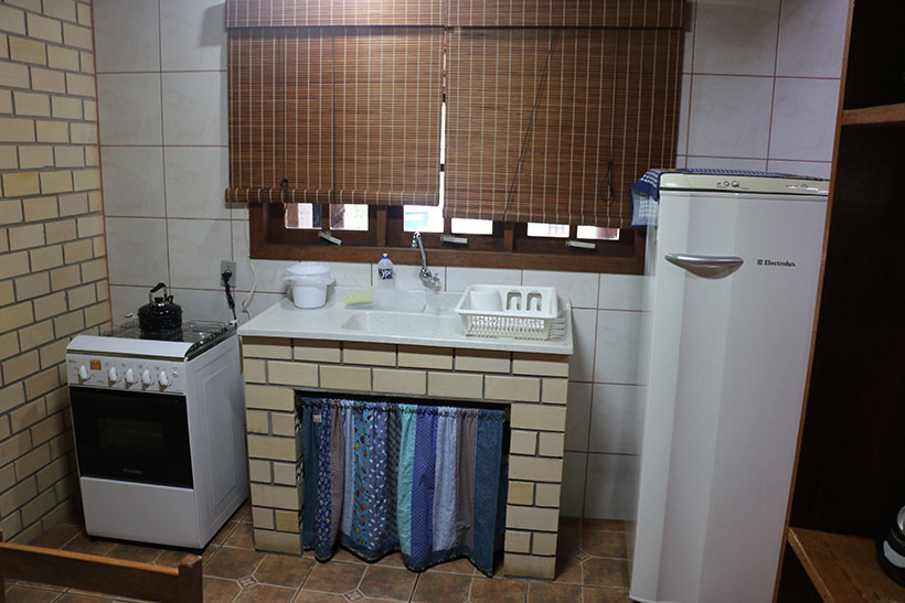 Cozinha em outro apartamento da Villa Seychelles