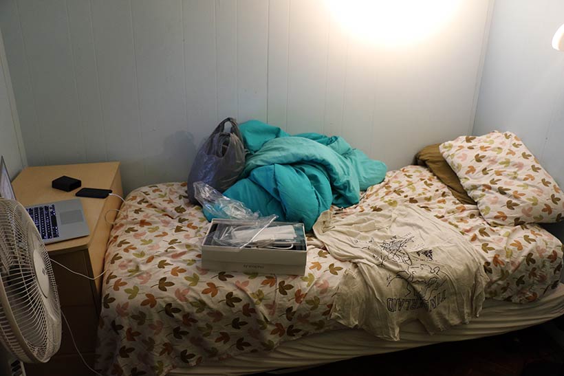 Um quarto que consegui descolar no Couchsurfing - noite grátis em Nova York!