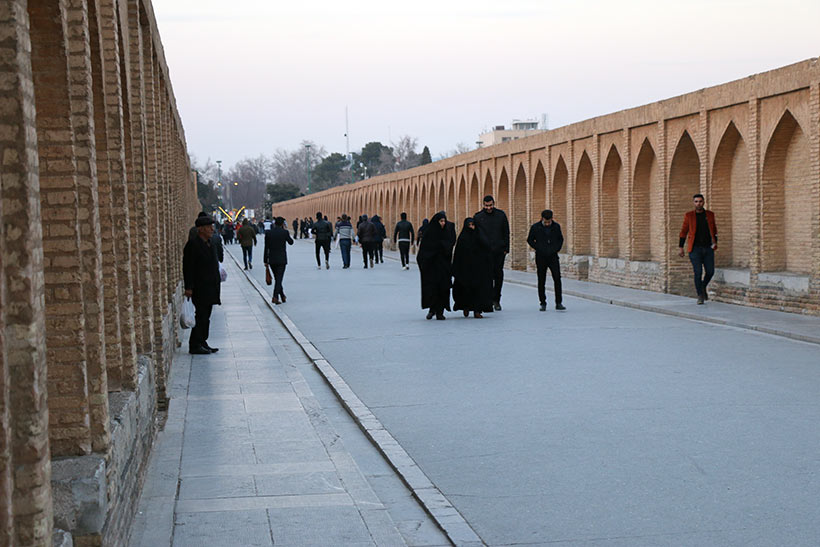 Ponte Si O se Pol em Isfahan - viagem para o Irã