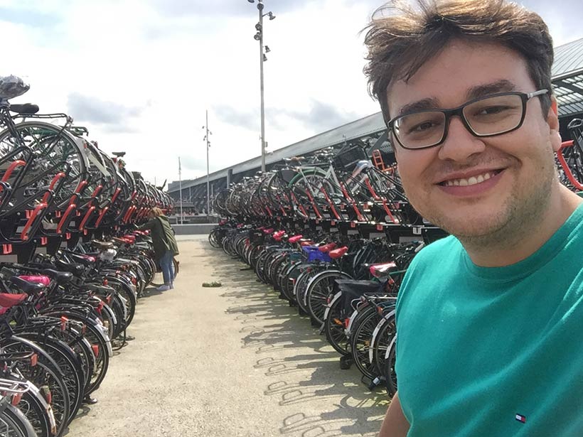 Estacionamento de bicicletas em Amsterdam