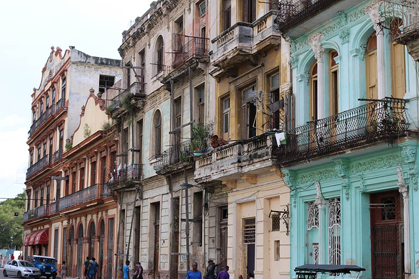 Fachada de prédios no centro de Habana Vieja