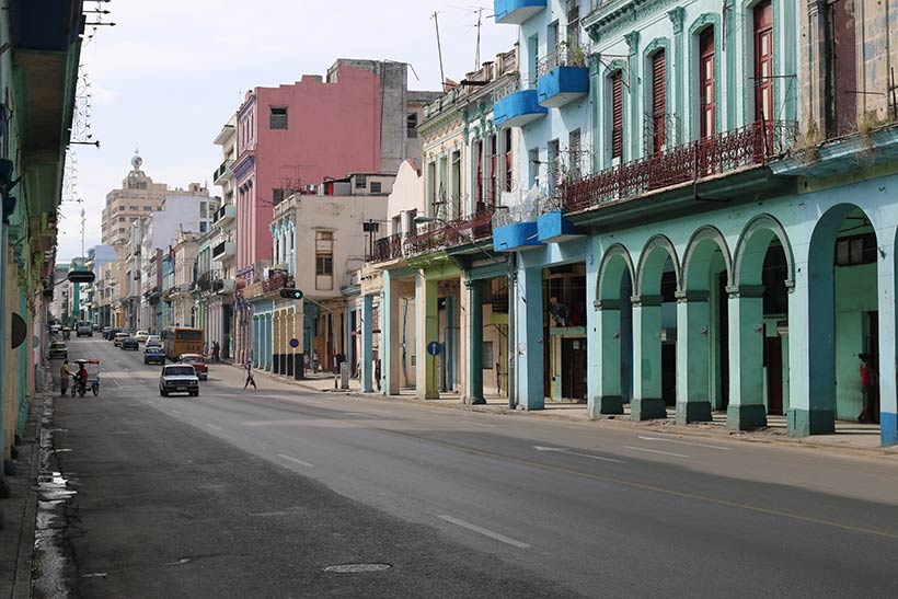 Mais uma rua no centro de Havana