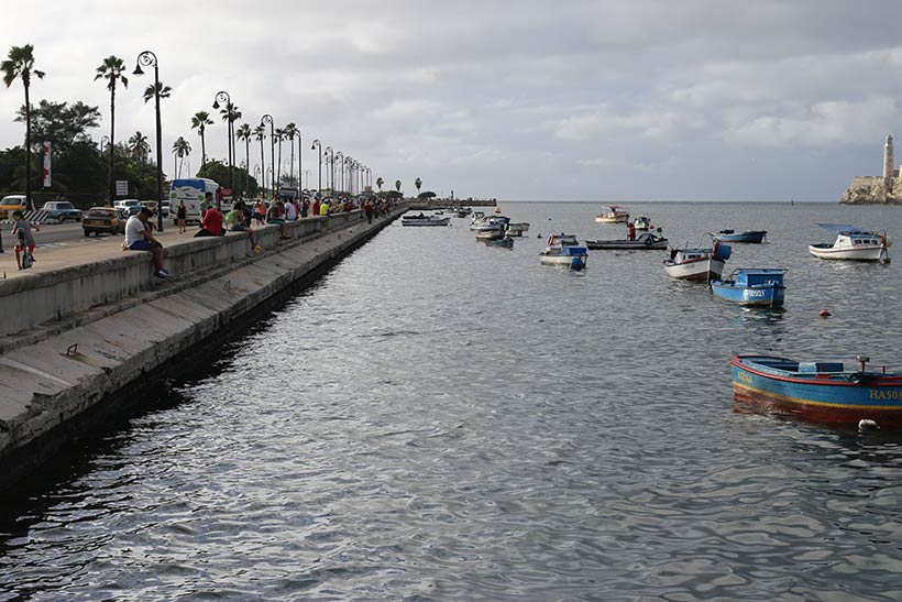 Malecón nas imediações de Habana Vieja