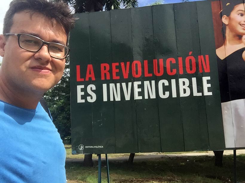 Cartaz exaltando a revolução cubana