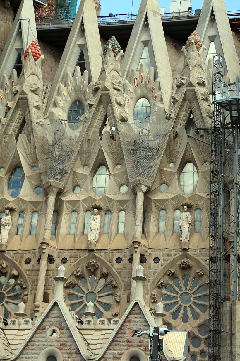 Riqueza de detalhes da arquitetura modernista catalã